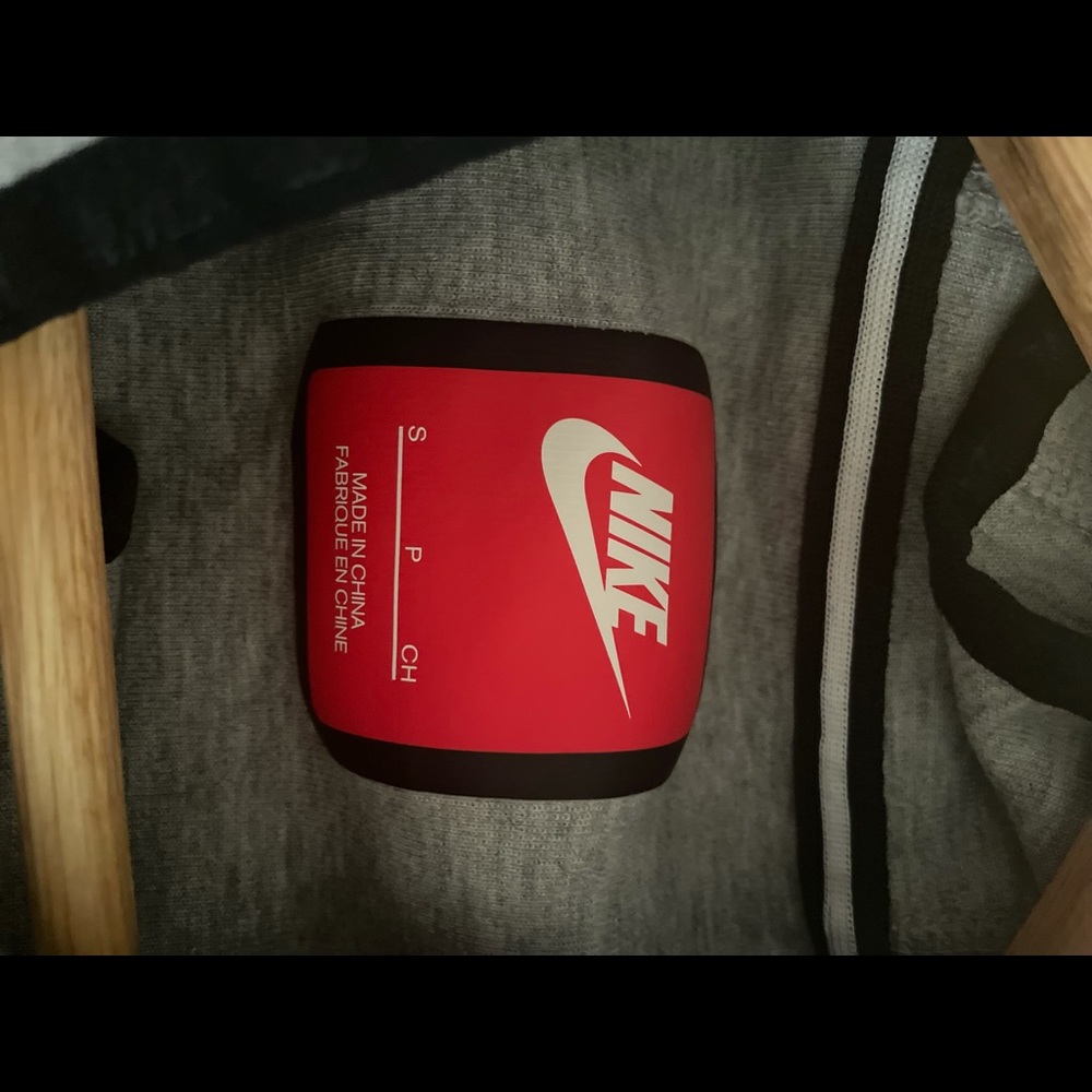 Nike jacket - Picture 3 of 3